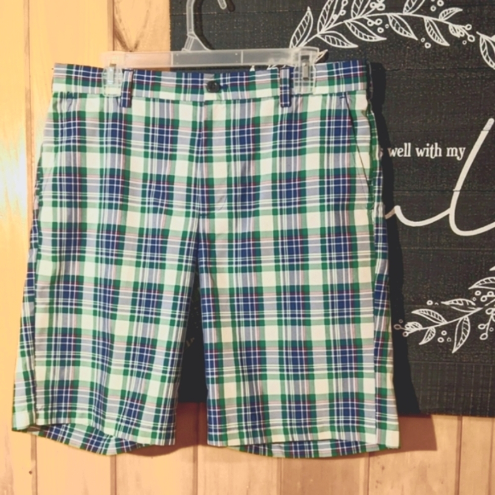 Izod Men's Golf Shorts Green Blue Plaid Casual Dress Flat Front W33 Inseam 9.75"